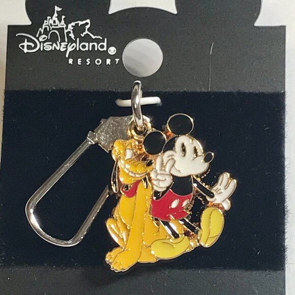 Disney Pluto Dog Mickey Mouse Fab 5 Zipper Pull Keychain Purse Charm Backpack - Picture 2 of 9